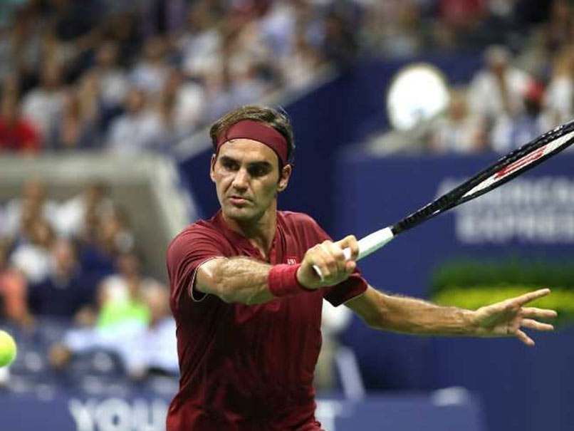 Roger Federer, Novak Djokovic Through At Steamy US Open
