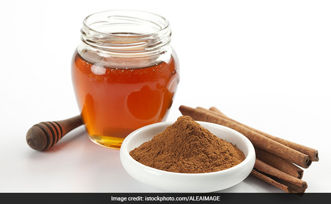 Both honey and cinnamon water can work wonders in inducing weight loss