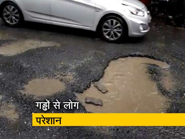 भारी बारिश ने खोली BMC की पोल, हादसे को न्योता देते गड्ढे