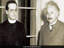 Georges Lemaître Google Doodle: जॉर्ज लेमैत्रे ने पहले विश्व युद्ध में दिखाए थे जौहर, आइंस्टाइन भी थे उनके मुरीद Georges Lemaître Google Doodle: जॉर्ज लेमैत्रे ने पहले विश्व युद्ध में दिखाए थे जौहर, आइंस्टाइन भी थे उनके मुरीद