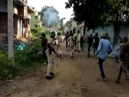 झारखंड: पाकुड़ में ईद की कुर्बानी को लेकर हिंसक झड़प, 9 गिरफ्तार, 110 अब भी हिरासत में झारखंड: पाकुड़ में ईद की कुर्बानी को लेकर हिंसक झड़प, 9 गिरफ्तार, 110 अब भी हिरासत में