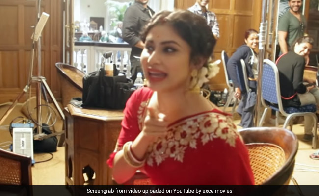 अक्षय कुमार ने किया ऐसा मजाक, शूटिंग के पहले ही दिन रो-रोकर हुआ टीवी की 'नागिन' का बुरा हाल