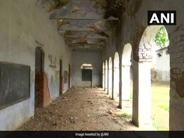 In UP, 55 Students, 1 Teacher In A School, With No Fan, Toilet And Water In UP, 55 Students, 1 Teacher In A School, With No Fan, Toilet And Water