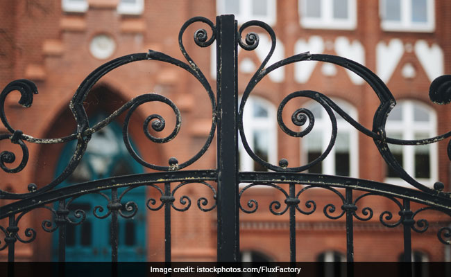 Class 11 Girl Injured After Falling From School Building Roof In Kolkata