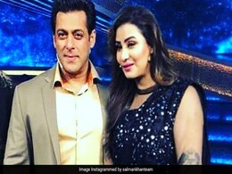 शिल्पा शिंदे की Dus Ka Dum में एंट्री, सलमान खान ने पूछ लिया ऐसा सवाल कि छूटी 'अंगूरी भाभी' की हंसी शिल्पा शिंदे की Dus Ka Dum में एंट्री, सलमान खान ने पूछ लिया ऐसा सवाल कि छूटी 'अंगूरी भाभी' की हंसी