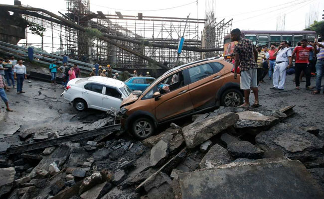 "We Heard A Loud Bang, A Portion Of Majerhat Bridge Caved In": Eyewitness
