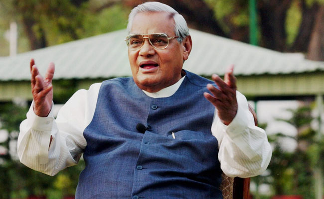 अटल बिहारी वाजपेयी की 6 मशहूर कविताएं