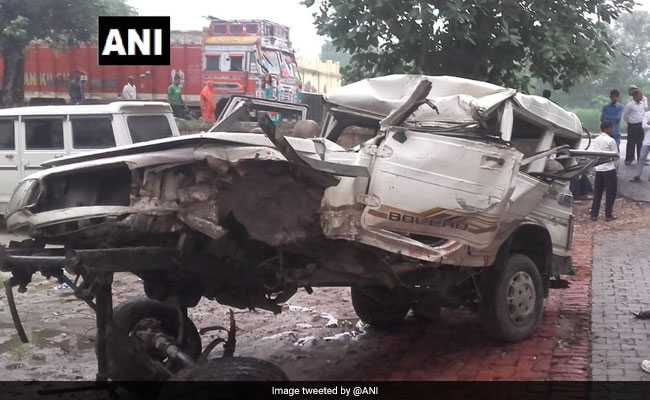 5 Killed, 7 Injured As Jeep Rams Into Truck In UP
