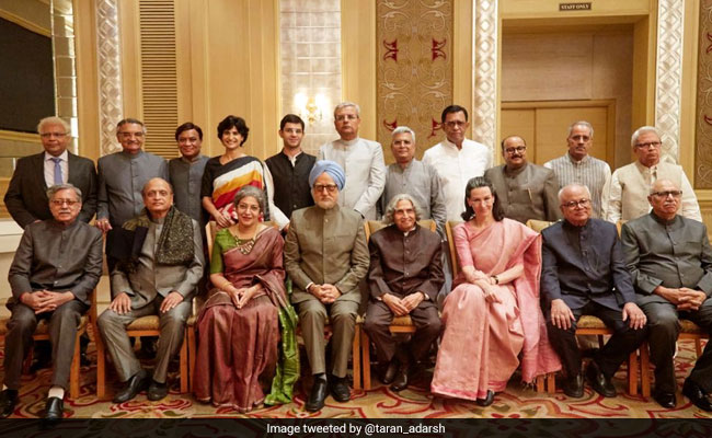 Anupam Kher Posts Pic Of 'Political Cast' Of <I>The Accidental Prime Minister</I>