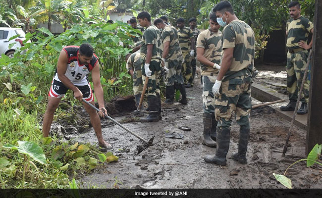 BSF Forms Team To Clear Debris, Bodies In Keralas Flood-Hit Thrissur
