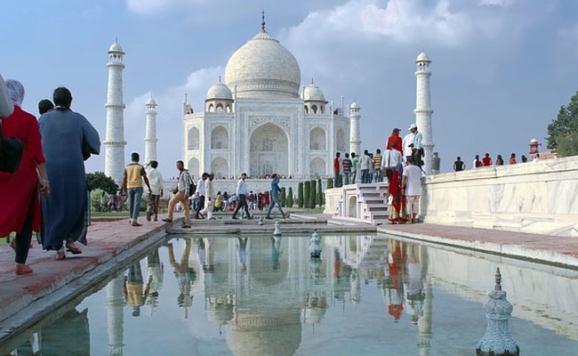Agra Police To Spread Awareness Regarding No-Fly Zone Around Taj Mahal