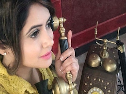 Miss Pooja को आया रॉन्ग नंबर से  कॉल, शख्स ने पूछा- की हाल है सिमरन और फिर हुआ कुछ ऐसा... Miss Pooja को आया रॉन्ग नंबर से  कॉल, शख्स ने पूछा- की हाल है सिमरन और फिर हुआ कुछ ऐसा...