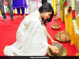 ये एक्ट्रेस पत्थर पर पीटती रही नारियल, फिर भी नहीं टूटा; बार-बार देखा जा रहा Video ये एक्ट्रेस पत्थर पर पीटती रही नारियल, फिर भी नहीं टूटा; बार-बार देखा जा रहा Video