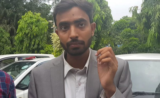 दिल्ली पुलिस ने 'सूट-बूट' वाले ठग को किया गिरफ्तार, महिलाओं से ऐसे करता था ठगी