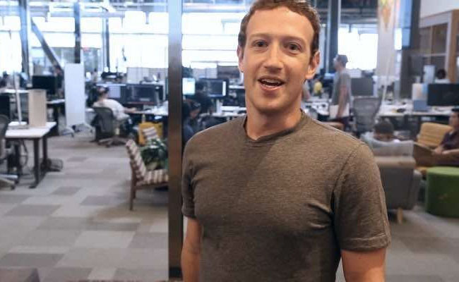 Chandra Grahan 2018: Lunar Eclipse के दिन मार्क जकरबर्ग का हुआ था जन्म, Facebook से बदल दी दुनिया