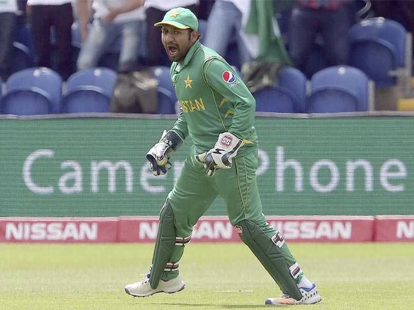 Watch: Sarfraz Ahmed Tries To Copy MS Dhoni, Fails Miserably