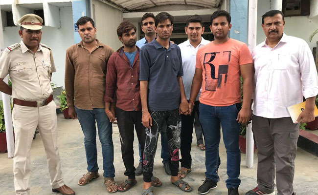 दिल्ली पुलिस ने आरोपियों के कब्जे से बच्चे को बचाया