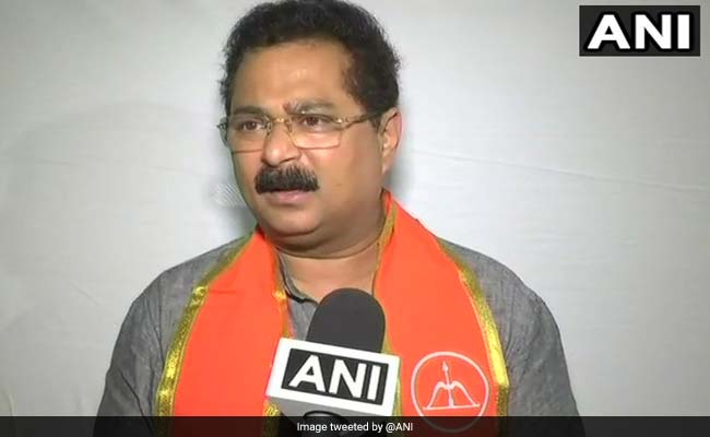 Devendra Fadnavis Gives Siddhivinayak Temple Trust Chief MoS Status