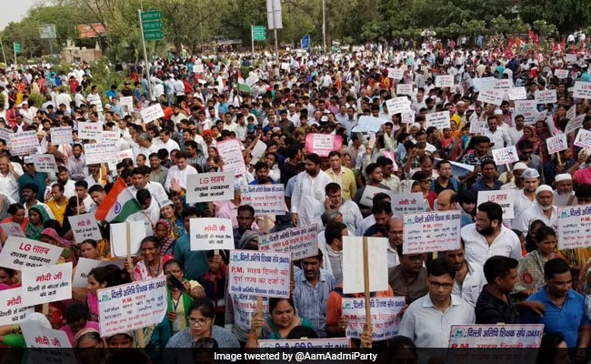 AAP March Highlights: March Ends After Protesters Stopped 3 KM From PM's House