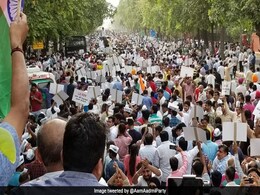 AAP March To Prime Minister's House Stopped Midway By Cops: 10 Facts AAP March To Prime Minister's House Stopped Midway By Cops: 10 Facts