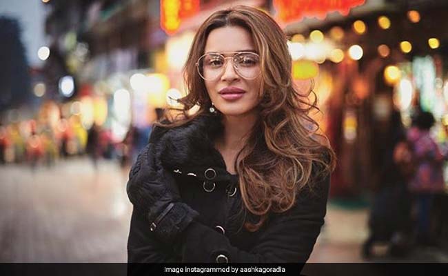 Aashka Goradia Claims <I>Bigg Boss</i> Misrepresented Her As A Lesbian After 'Editing Tricks'