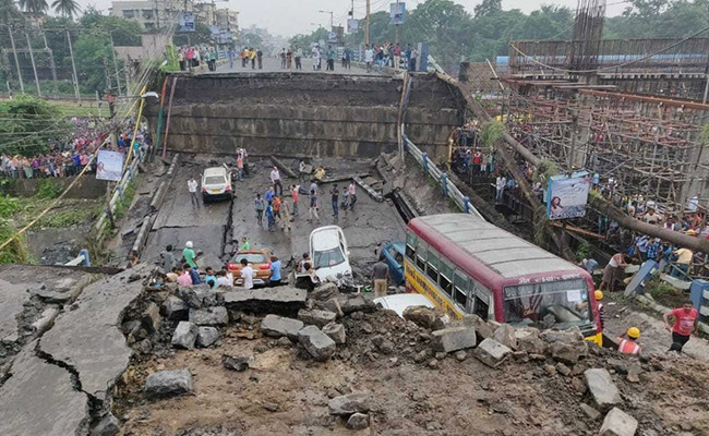 1 Dead In South Kolkata Bridge Collapse, 19 Injured