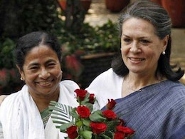 राजकीय किस्सा : सोनिया गांधींसाठी वाजपेयींशी भिडल्या होत्या ममता! अटल सरकारमध्ये मंत्री असूनही केला होता विरोध राजकीय किस्सा : सोनिया गांधींसाठी वाजपेयींशी भिडल्या होत्या ममता! अटल सरकारमध्ये मंत्री असूनही केला होता विरोध