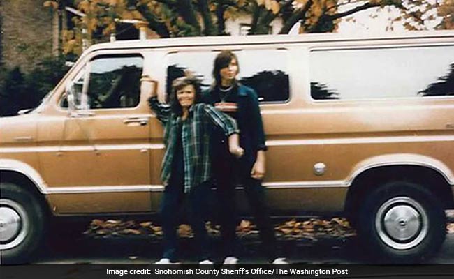 The Unlikely Crime-Fighter Cracking Decades-Old Murders? A Genealogist