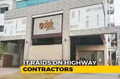 160 Crore Cash, 100 Kg Gold Seized In Raids On Tamil Nadu Contractor 160 Crore Cash, 100 Kg Gold Seized In Raids On Tamil Nadu Contractor