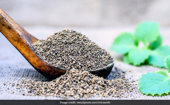 क्या आपको पता है अजवाइन को काले नमक के साथ खाने से क्या होता है?