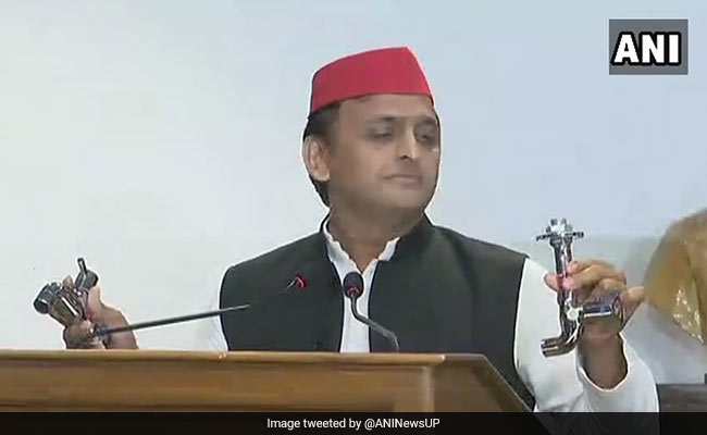 In Row Over UP Bungalow, Akhilesh Yadav Carries Taps To Prove A Point