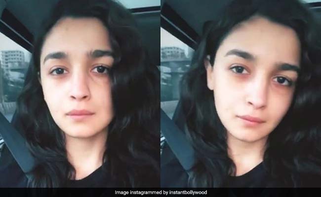 आलिया ने इंटरनेट पर डाली सुबह-सुबह की फोटो, कलंक की शूटिंग के लिए रवाना