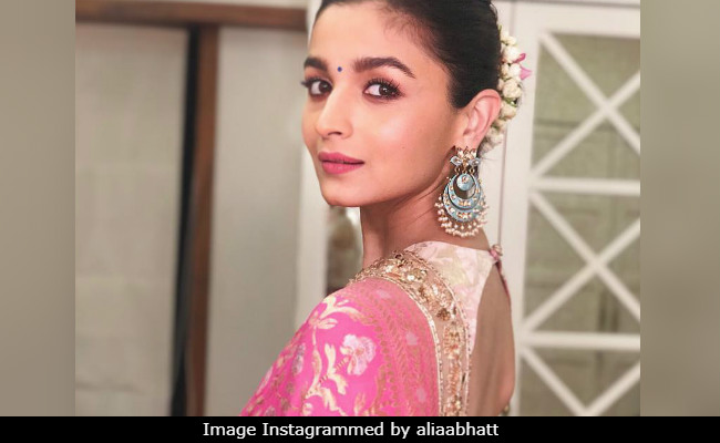 Alia Bhatt's Pink And Gold <I>Saree</i> Look A-Okayed By Neetu Kapoor With Just An Emoji