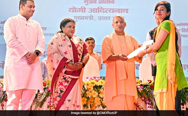 शिक्षक दिवस 2018: योगी सरकार ने कॉलेजों के शिक्षकों को दिया सातवें वेतन आयोग का तोहफा