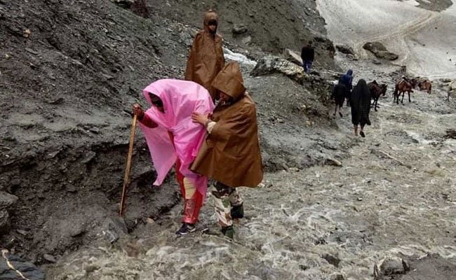 जम्मू-कश्मीर में बाढ़ का अलर्ट, अमरनाथ यात्रा फिर रुकी