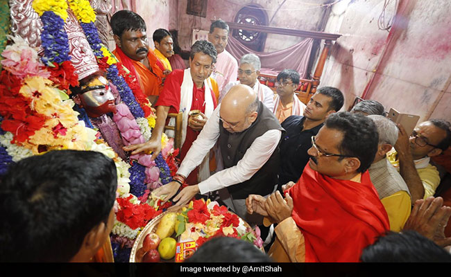 Amit Shah Offers Prayers At Tarapith Temple In Bengal's Birbhum District