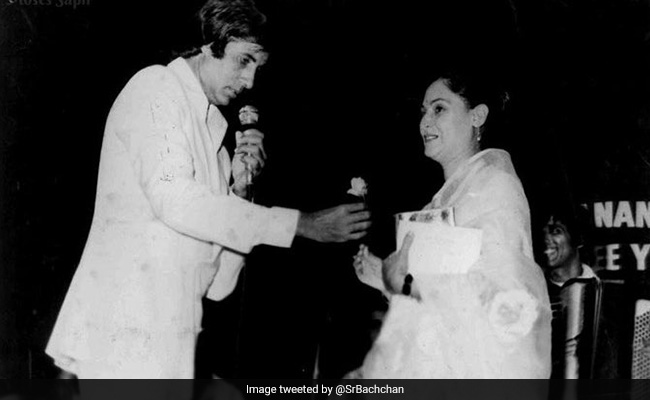 अमिताभ बच्चन और जया की शादी के 45 साल पूरे, जानें कैसे शुरू हुई थी लव-स्टोरी....