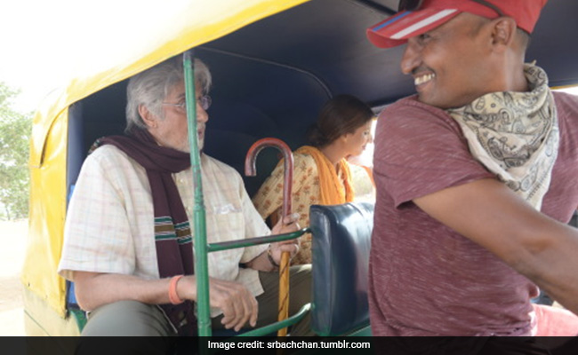 अमिताभ बच्चन ने बेटी संग कुछ ऐसे की ऑटो की सवारी, फोटो शेयर कर दिया ये मैसेज