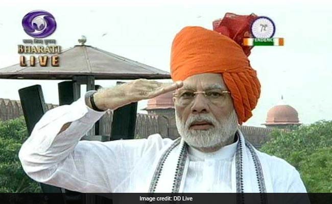 PM Pays Tribute To Freedom Fighters, Armed Forces on Independence Day