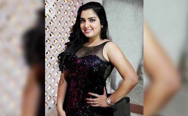 आम्रपाली ने की ये इमोशनल अपील, बोलीं- उतना ही प्यार दें जितना...