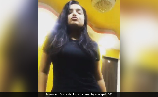 आम्रपाली दुबे ने सलमान के ‘स्वैग से स्वागत’ पर इस झकास अंदाज में दिखाईं अदाएं, वीडियो हुआ वायरल