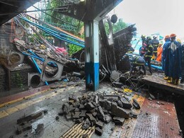 Minutes Before Andheri Bridge Fell Onto Tracks, 3 Packed Trains Sped By Minutes Before Andheri Bridge Fell Onto Tracks, 3 Packed Trains Sped By