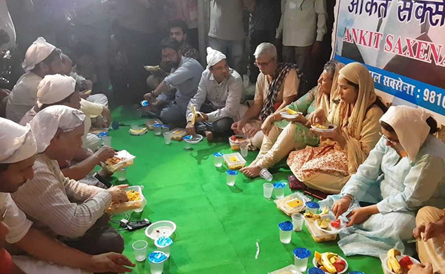 Father Of Delhi Man Killed By Muslim Girlfriend's Family Hosts <i>Iftaar</i>