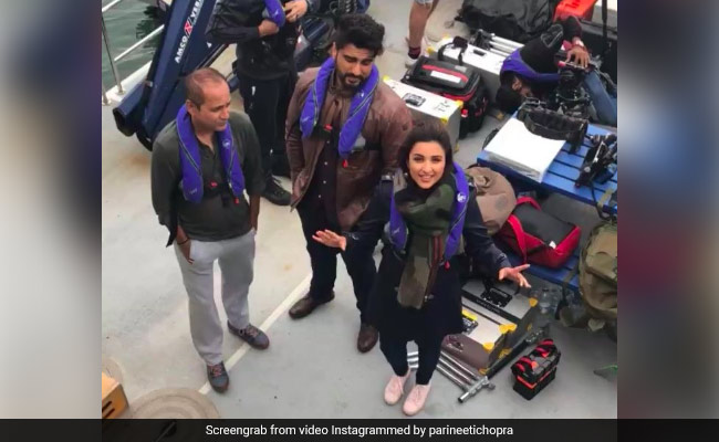 अर्जुन कपूर ने परिणीति चोपड़ा को मारा धक्का, तो गुस्से में ऐसे दिया रिएक्शन- देखें वीडियो