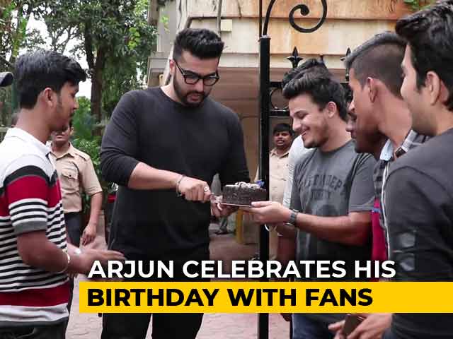 Arjun Kapoor With His Fans On His Birthday