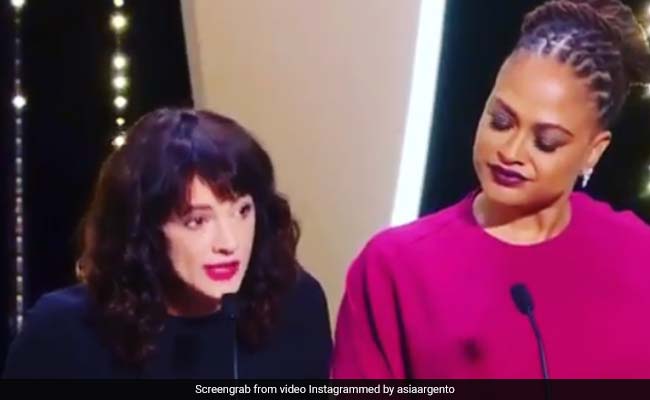 स्टेज पर इन्होंने खोला सनसनीखेज राज, बोलीं- जब 21 की थी तब Cannes में हुआ मेरा रेप...