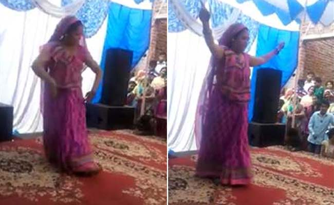 Viral Video: हनी सिंह के गाने पर आंटी ने किया जबरदस्‍त डांस, 'पार्टी ऑल नाइट...'  पर लगाए जोरदार ठुमके