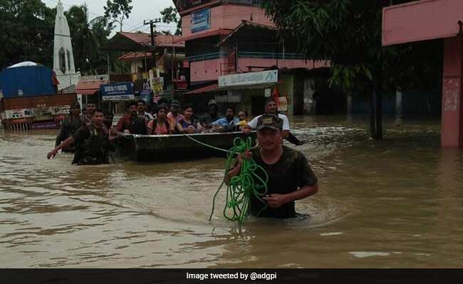 केरल में बाढ़ के बाद जलस्तर घटने पर अब मंडरा रहा है बीमारियों का खतरा