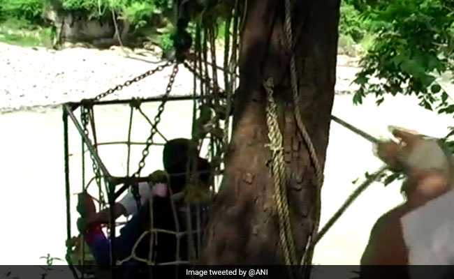 Risking Lives, Children Use Ropeway To Reach School In Nainital