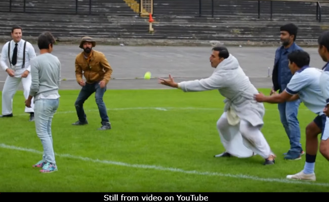 Akshay Kumar's <I>Gold</I> Is About Hockey. But On Set, He Played Football, Cricket, Badminton, Even Uno